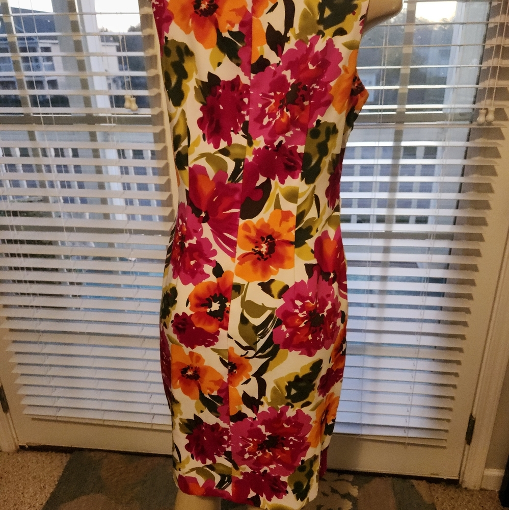 Dress - Picture 2 of 2